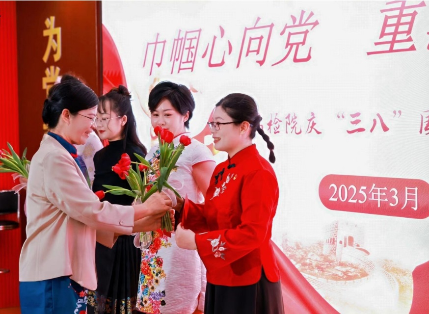 凝聚“她”力量 初心绽芳华 ——广西药检院开展庆“三八”国际妇女节主题党日活动